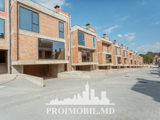 Townhouse în 3 nivele, Botanica, 285 mp + 2,5 ari! foto 4