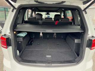 Volkswagen Touran foto 17