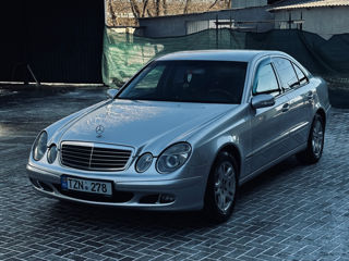 Mercedes E-Class foto 2