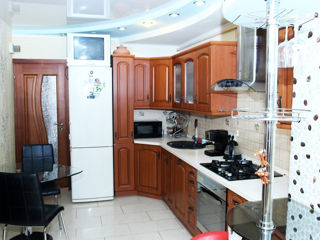 Продам 3-комнатную меблированную квартиру 95м центр, бельцы  82 500 € foto 7