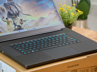 Razer Blade 17/ Core I7 10875H/ 16Gb Ram/ RTX 2080 Super/ 1Tb SSD/ 17.3" FHD IPS 300Hz!! foto 9