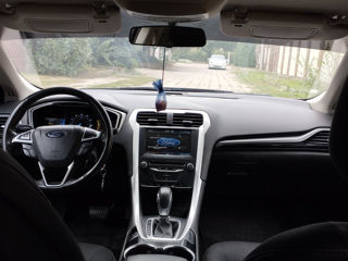 Ford Fusion foto 8