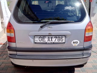 Opel Zafira foto 2