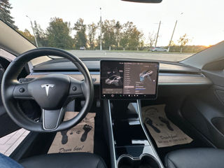 Tesla Model 3 foto 10