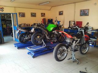 Service center reparatie moto scooter atv-uri rapid calitativ...