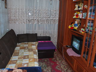 Urgent -urgent.se vinde apartament cu 3 odai (50 m2) apartament calduros (Posibil si in rate ..) foto 4