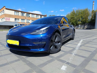 Tesla Model 3 foto 4