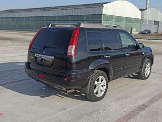 Nissan X-Trail foto 3