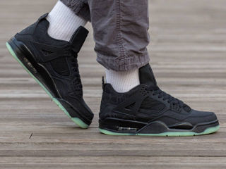 Nike Air Jordan 4 Retro x Kaws Black foto 7