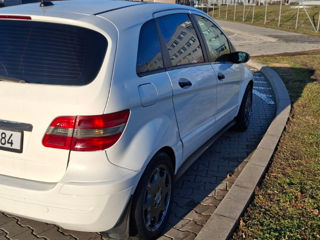 Mercedes B-Class foto 3