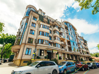 Apartament cu 2 camere, 130 m², Centru, Chișinău foto 1