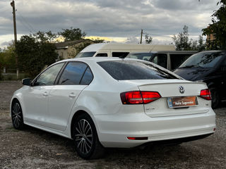 Volkswagen Jetta foto 4