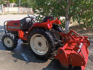 Vând tractor MT 20