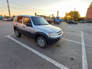 Chevrolet Niva foto 2