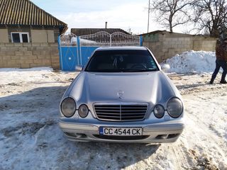 Mercedes E Class foto 4