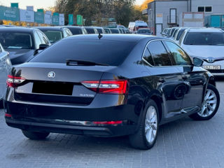 Skoda Superb foto 3