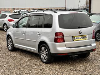 Volkswagen Touran foto 7