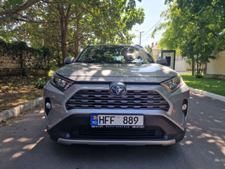 Toyota RAV 4 liber spre chirie