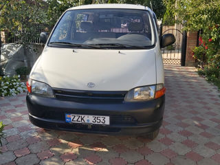 Toyota Hiace foto 1