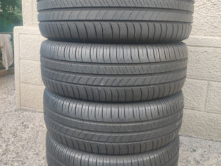 Продам четыре ската                  Michelin               205/60/16