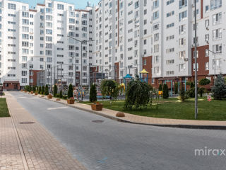 Apartament cu 3 camere, 76 m², Buiucani, Chișinău foto 2