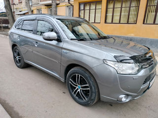 Mitsubishi Outlander foto 9