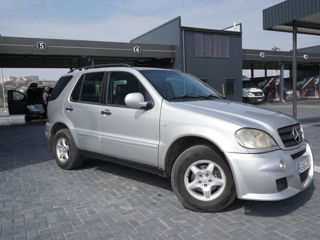 Mercedes M-Class foto 1