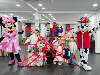 Mickey si minnie mouse animatori in Moldova / costumatie roz / микки и минни маус аниматоры foto 5