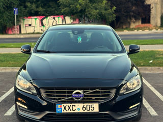 Volvo S60 foto 1