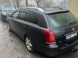 Toyota Avensis foto 5