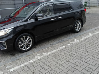 KIA Carnival foto 3