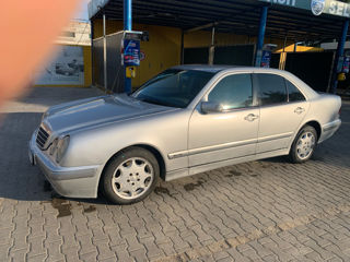 Mercedes E-Class foto 2