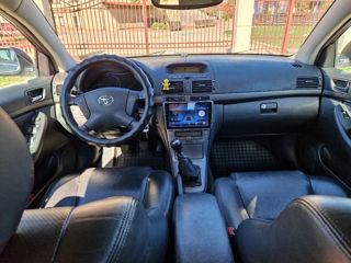 Toyota Avensis foto 4