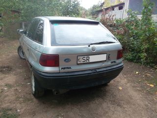 Opel Astra foto 1