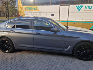 BMW 5 Series foto 4