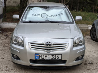 Toyota Avensis foto 9