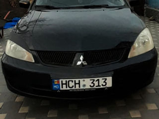 Mitsubishi Lancer foto 2