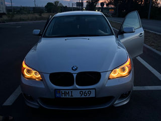 BMW 5 Series foto 2