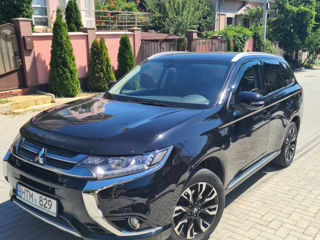 Mitsubishi Outlander foto 1