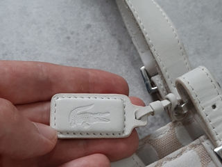 Lacoste foto 2