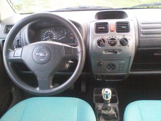 Opel Agila foto 5