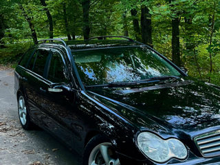 Mercedes C-Class foto 2