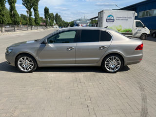 Skoda Superb foto 2