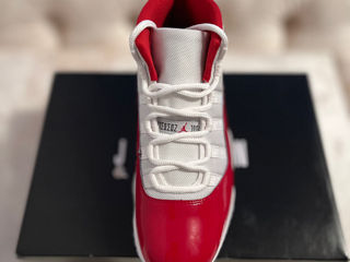 Jordan 11 Cherry foto 4