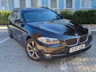 BMW 5 Series foto 2