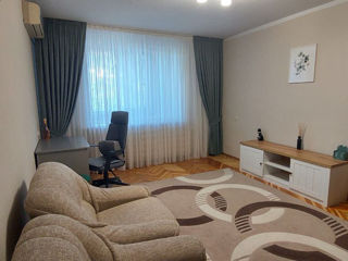 Apartament cu 3 camere, 76 m², Botanica, Chișinău foto 1