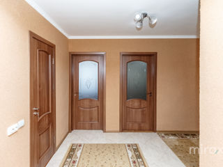 Apartament cu 2 camere, 60 m², Buiucani, Chișinău foto 11