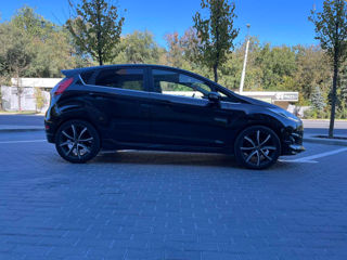 Ford Fiesta foto 4