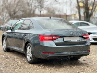 Skoda Superb foto 5