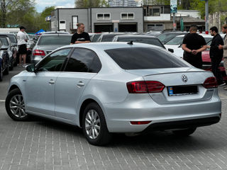 Volkswagen Jetta foto 5